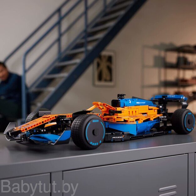 Конструктор Lego Technic Гоночный автомобиль McLaren Formula 1™ 42141