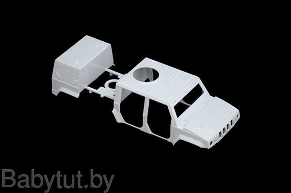 Сборная модель многоцелевого бронированного автомобиля ITALERI 1:35 - LMV LINCE ООН