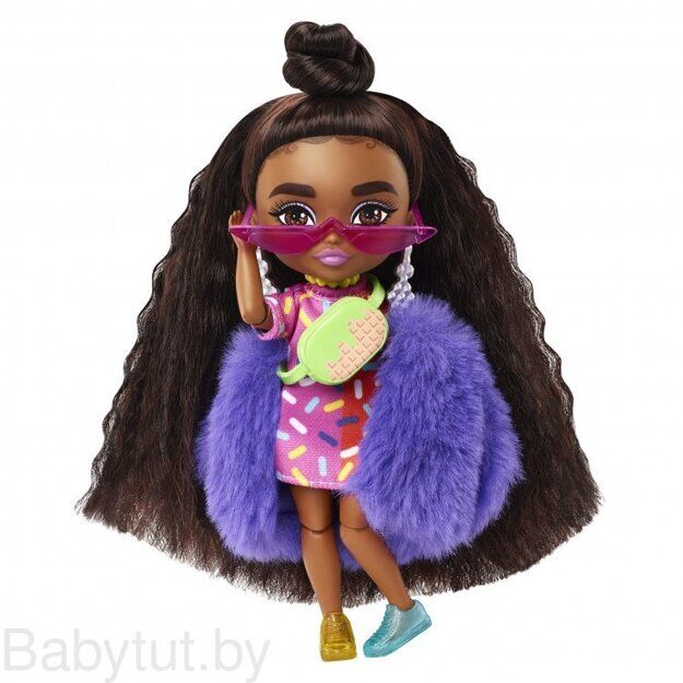 Кукла Barbie Экстра Minis в фиолетовой пушистой шубке HGP63