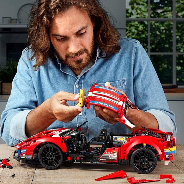 Конструктор LEGO Ferrari 488 GTE 42125