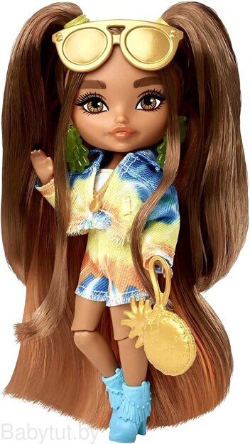 Кукла Barbie Экстра Minis в джинсовом тай-дай костюме HHF81