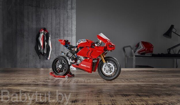 Конструктор LEGO Ducati Panigale V4 R 42107