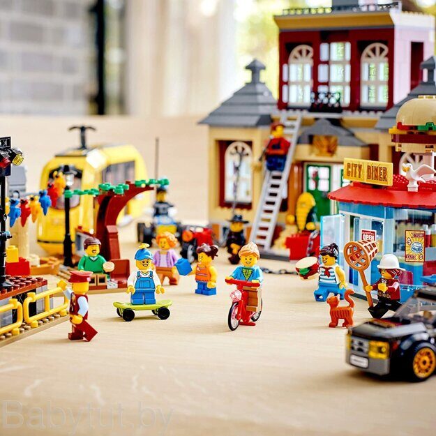 LEGO City Городская площадь 60271