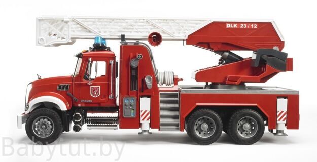 Пожарная машина MACK с выдвижной лестницей и помпой Bruder (Брудер) 02821