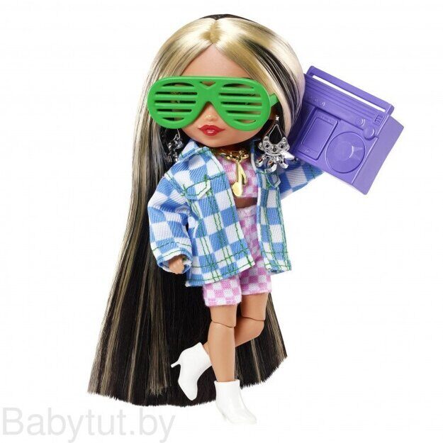 Кукла Barbie Экстра Minis в клетчатом жакете оверсайз HGP64