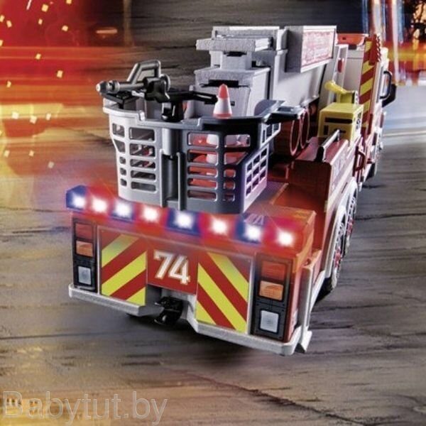 Конструктор Пожарная машина с башенной лестницей Playmobil 70935