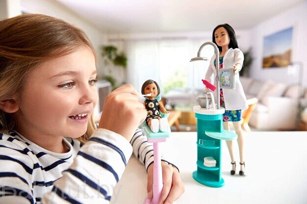 Игровой набор Barbie Cтоматолог с аксессуарами и мебелью FXP17